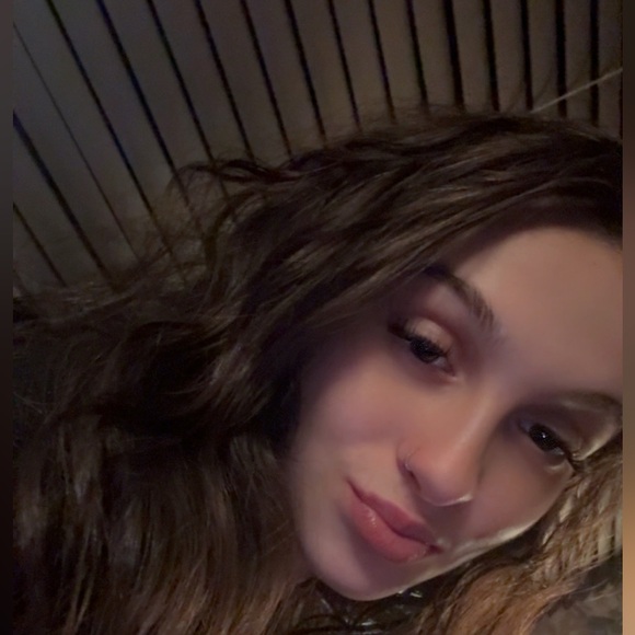 Meet your Posher, Morgan - Picture 1 of 3